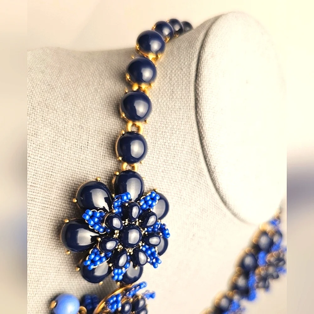 [J. CREW] Gardenia Blue Beaded Chunky Statment Floral Asymmetrical Necklace